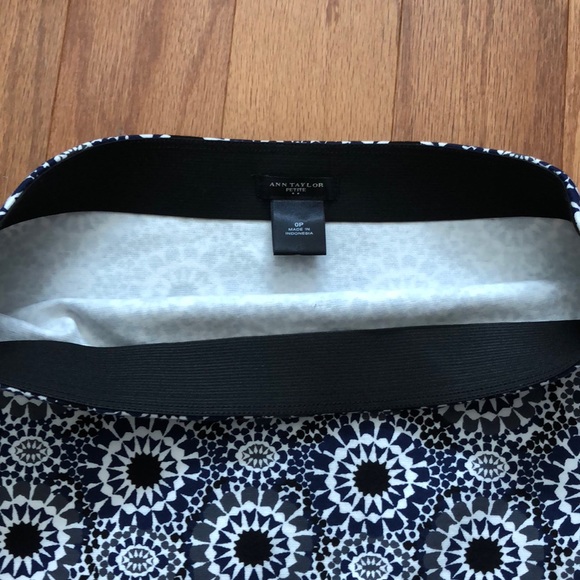 Cotton patterned skirt - Picture 3 of 3